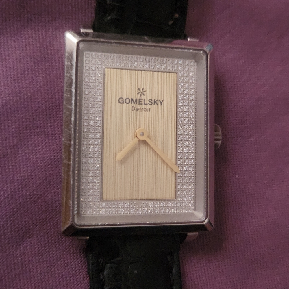 Shinola Gomelsky with Diamonds